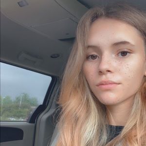 Meet your Posher, Michaela